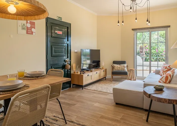 Retreat - By Wehost Holiday home *